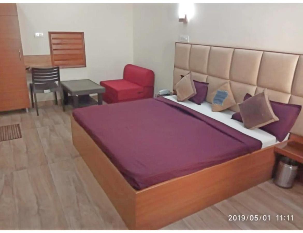 Hotel Basera Guest House, Saharanpur Eksteriør billede